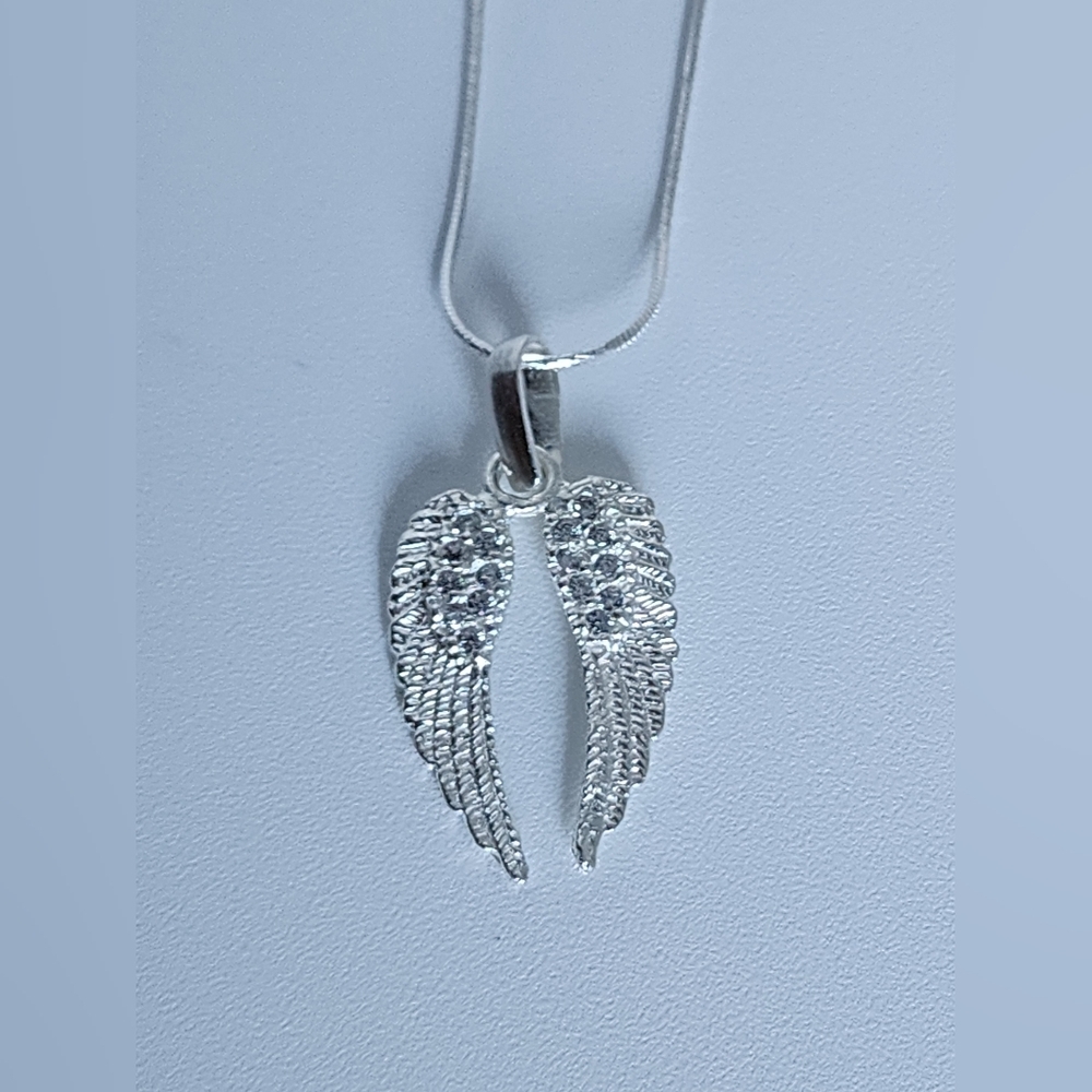 925 Sterling Silver Angel Wings Necklace Pendant Wings/ Chain - Picture 3 of 7